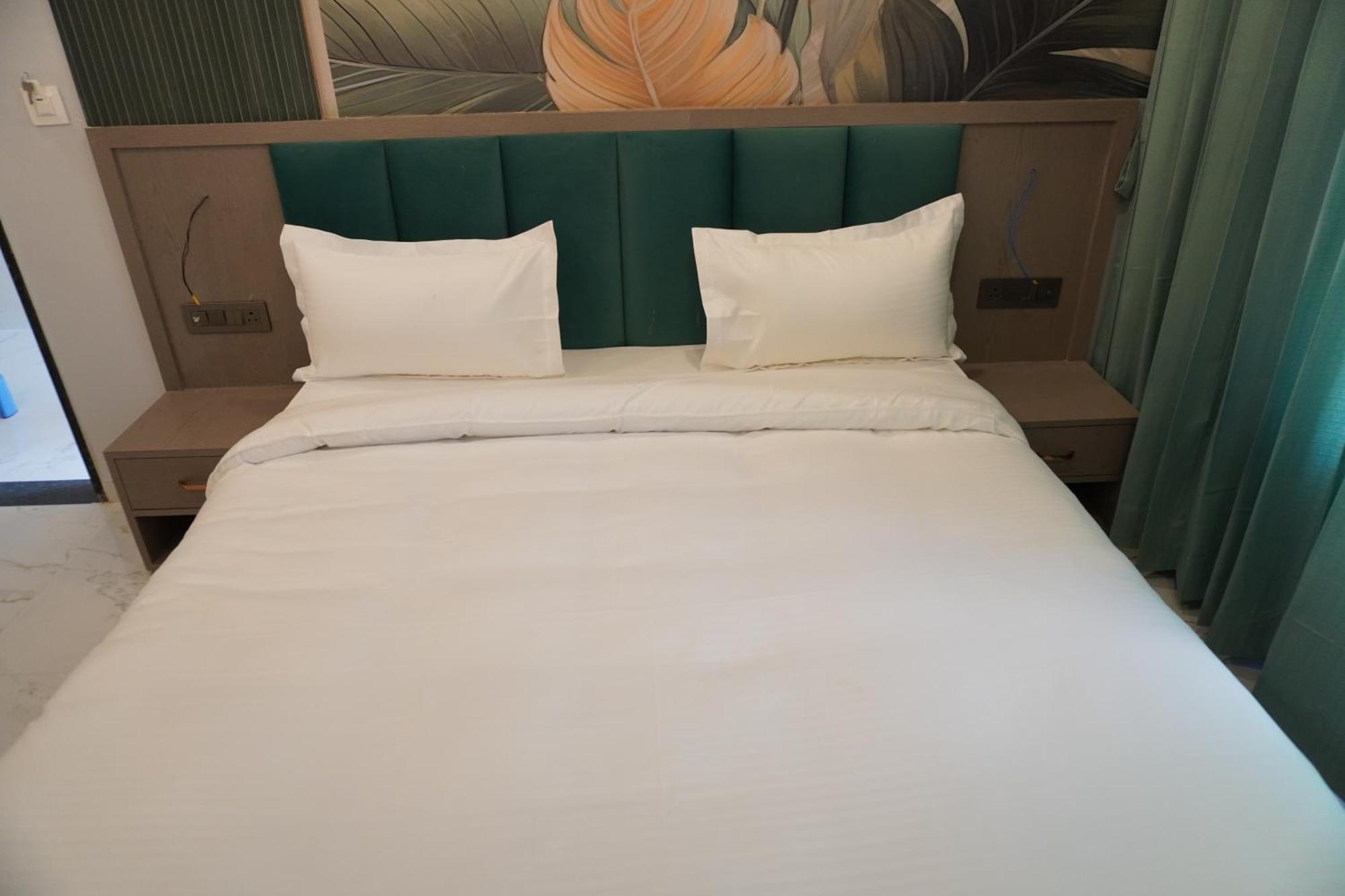Hotel Heera Palace Khātu Kültér fotó